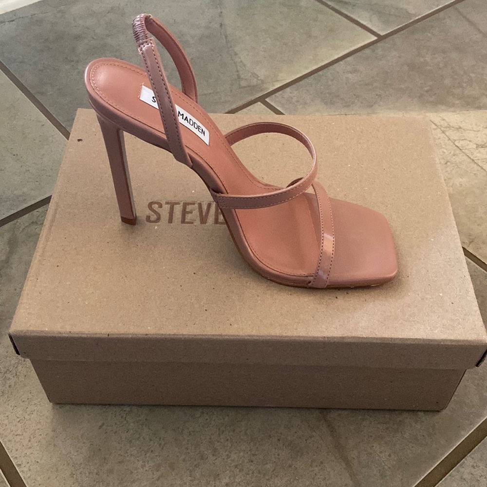 Brand New Steve Madden Blush Heel